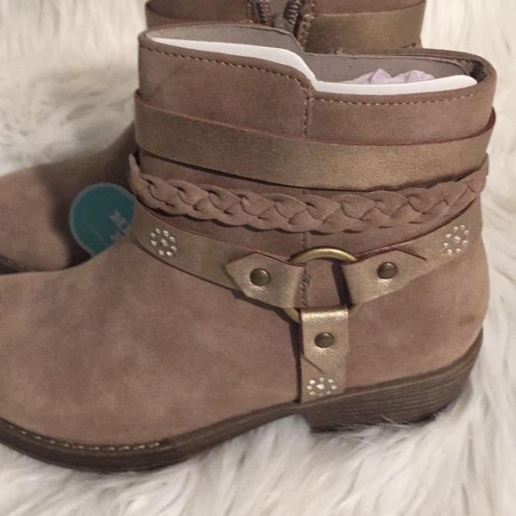 NEW GIRLS BOOTIES - Picture 3 of 3